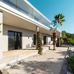 La Croix Du Sud Vila