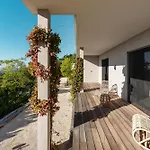 La Croix Du Sud Vila